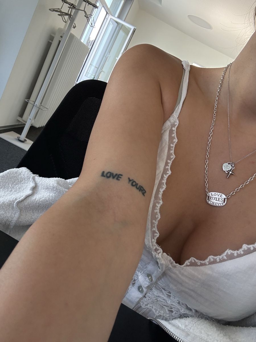 Ensoie Catenine: En Soie Silver necklace "Love Rules Forever"  – Usato da Zürich venduto da jil.zh 2