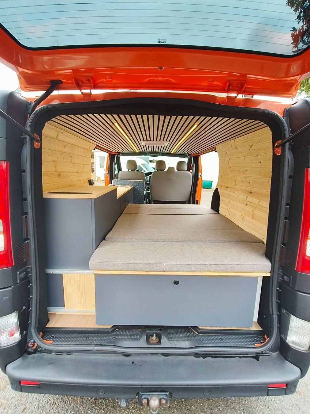 Renault Veicoli da campeggio: Renault Trafic Langversion als Camper – Usato da Thayngen venduto da dej_c6gn 6
