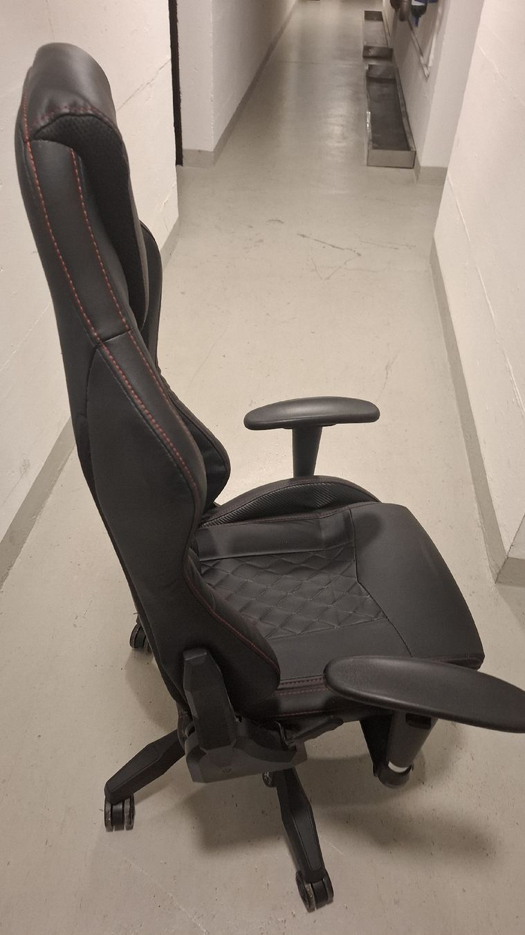 Stühle: Gaming chair – Gebraucht aus Basel von G30rg3 4