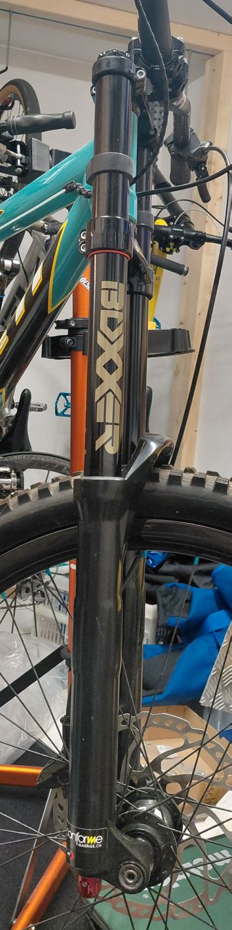 Rockshox Pezzi di ricambio: Downhill Gabel Rock Shox Boxxer Team 27.5" – Usato da Diessenhofen venduto da kazwei 2