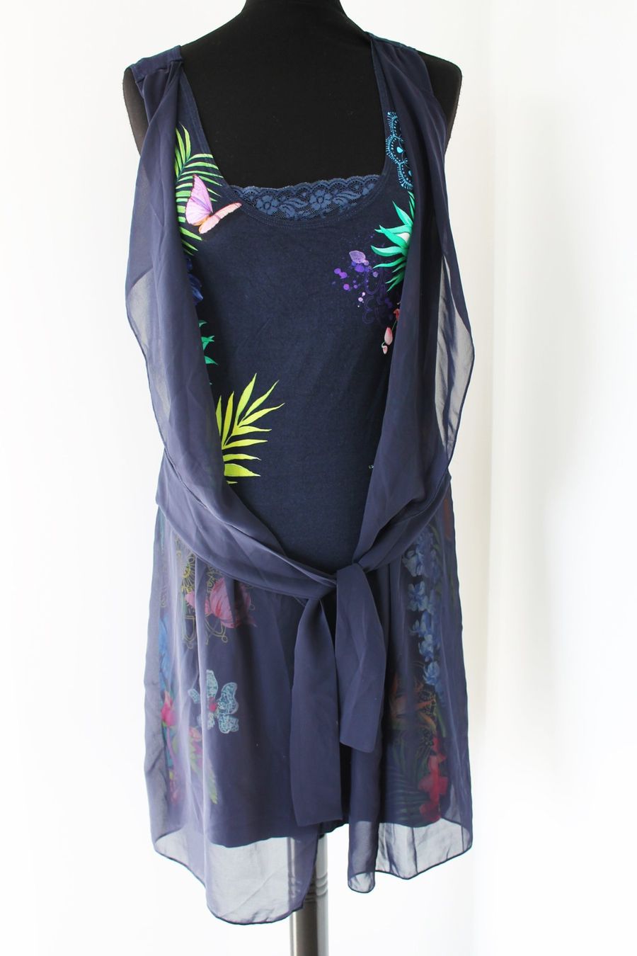 Desigual Vestiti: Robe DESIGUAL taille M – Usato da Chez-le-Bart venduto da jasse