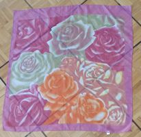 Foulard carré "Roses" neuf / Quadratischer Schal "Rosen" neu