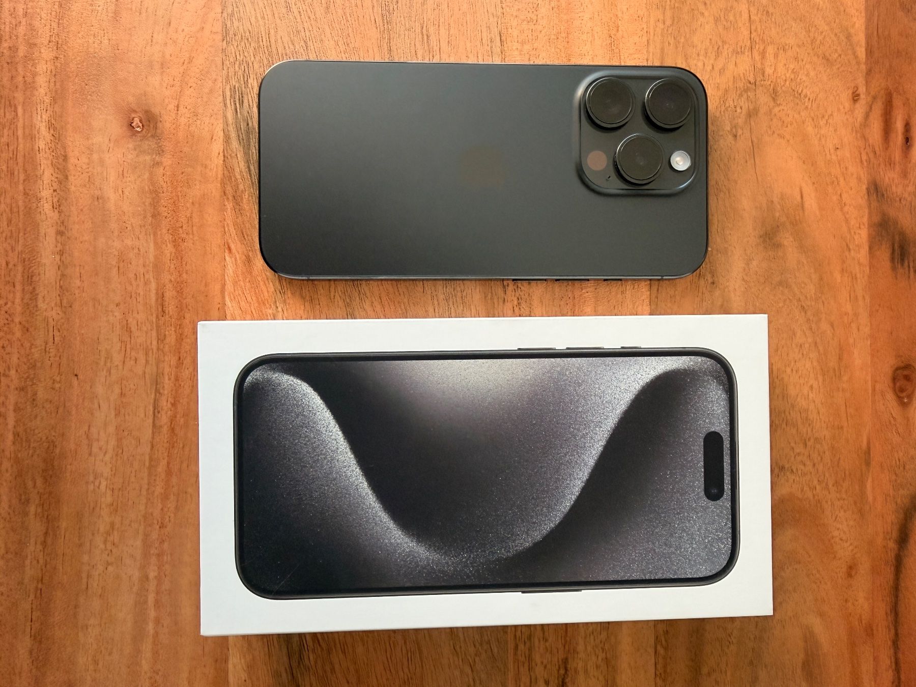 Apple Telefoni cellulari / Smartphones: IPHONE 15 Pro 256GB Black Titanium – Usato da Wangenried venduto da pawy17