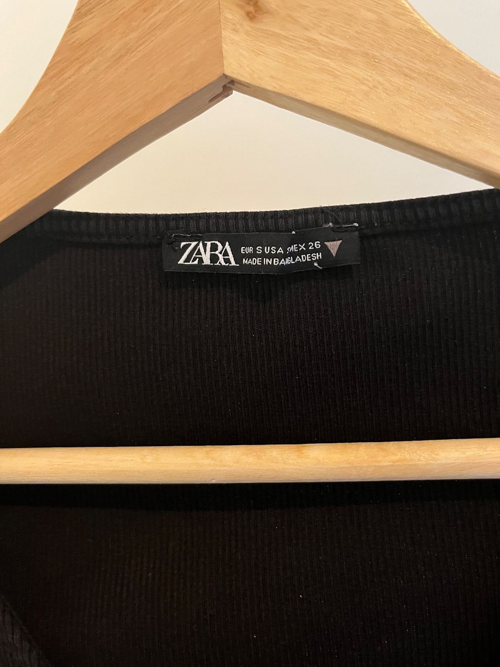 Zara Top: Crop top, noir – Usato da Savagnier venduto da taianab 1