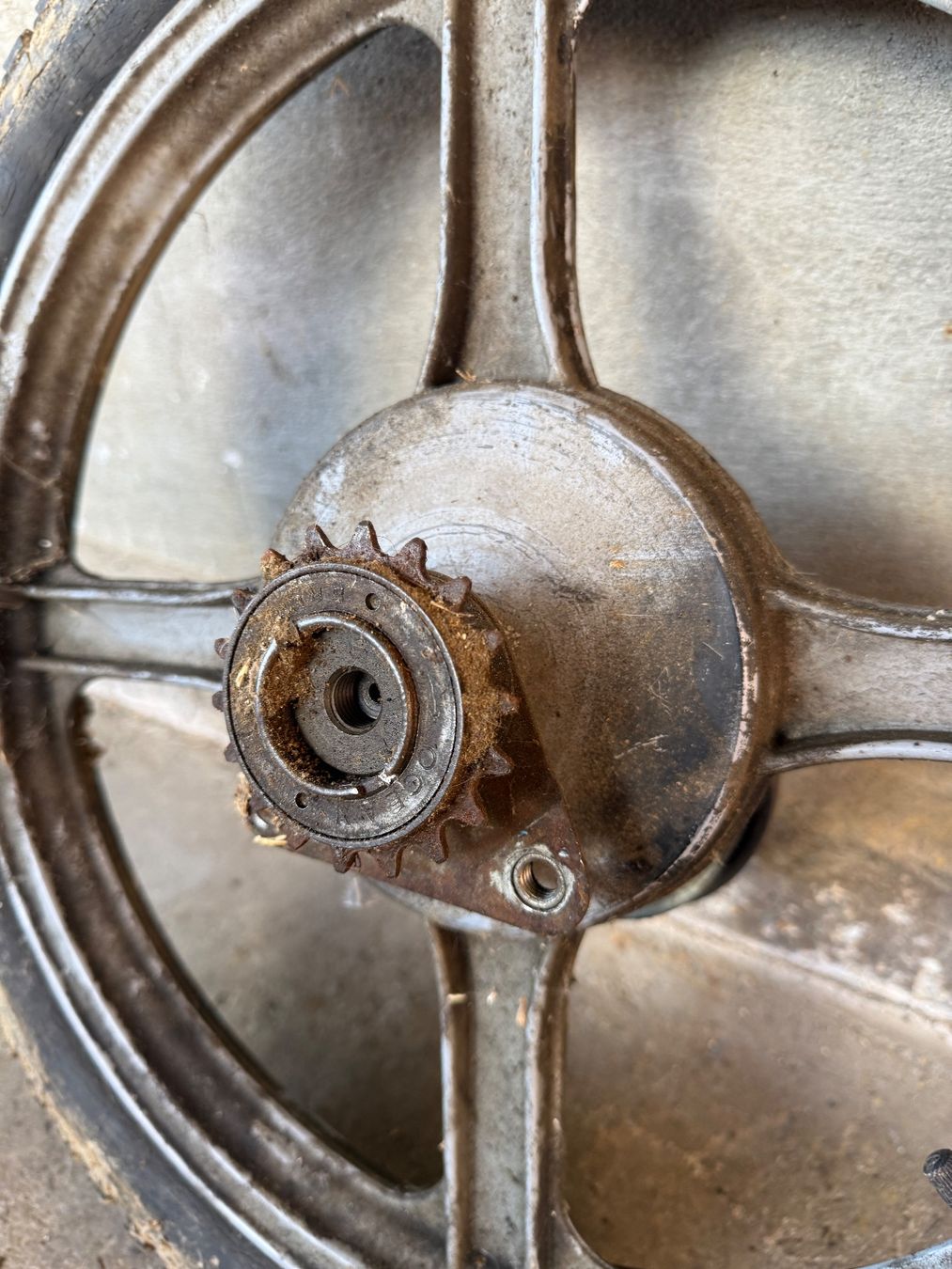 Piaggio Pièces pour mobylette: Piaggio Ciao Variomatik Hinterrad – Défectueux à Fahrni b. Thun par berger_tuning34 4