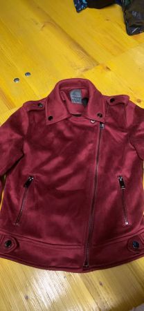 Jolie veste bordeaux t. 32 ou xxs