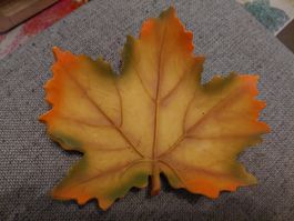Deko Schale Ahornblatt herbstlich orange gelb gebraucht