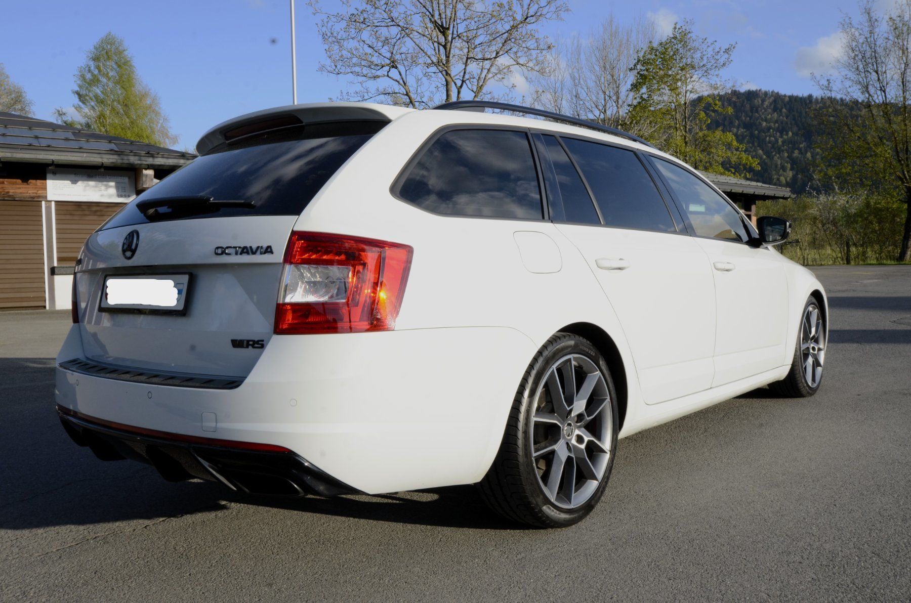 Skoda Autos: Skoda Octavia Combi 2.0 TSI RS DSG – Gebraucht aus Unterägeri von Mosi2000 3