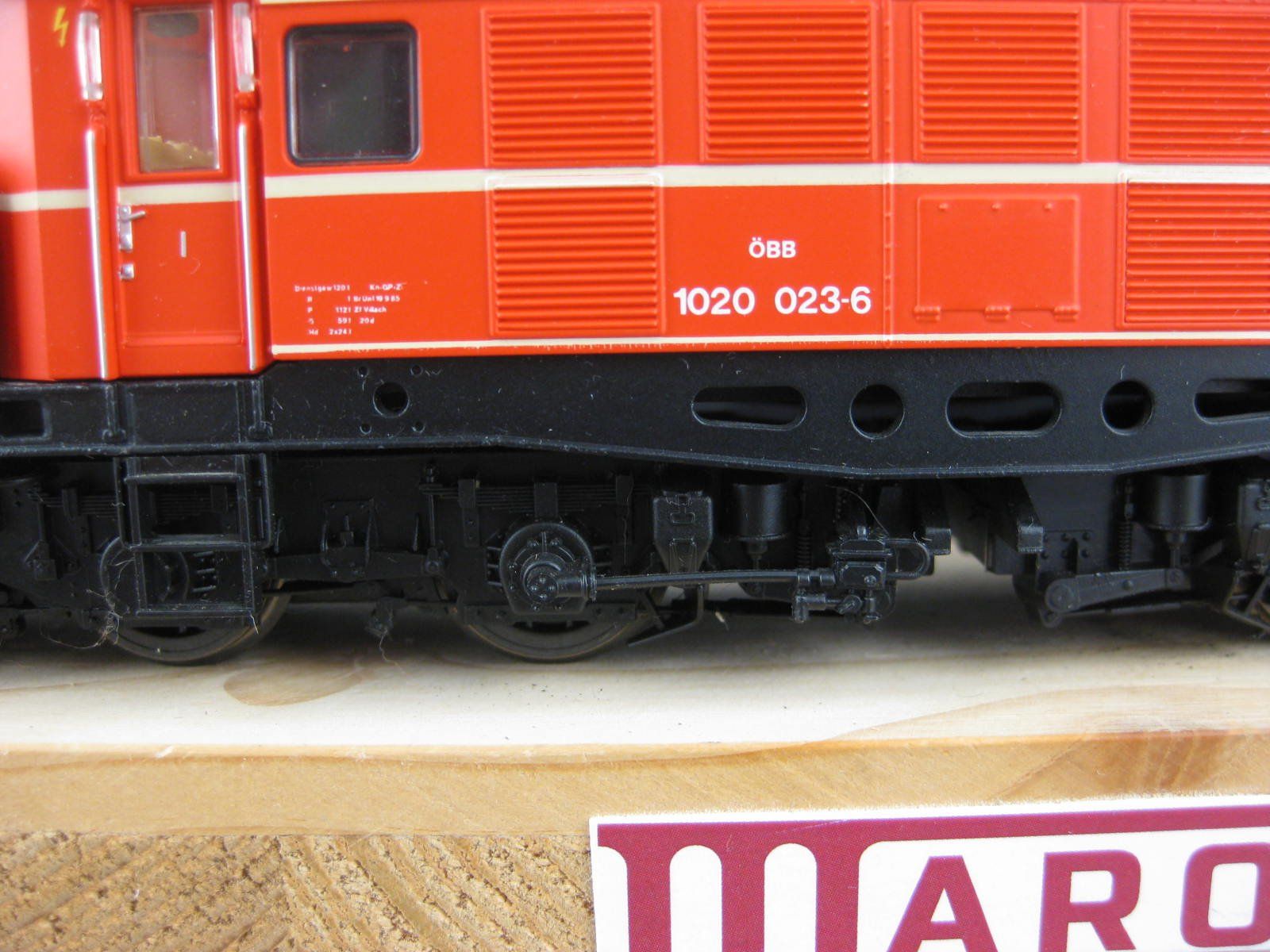 Roco Modelleisenbahnen: Roco 43485 ÖBB BR 1020, mit OVP, H0, DC – Gebraucht aus Malters von Marosko 1