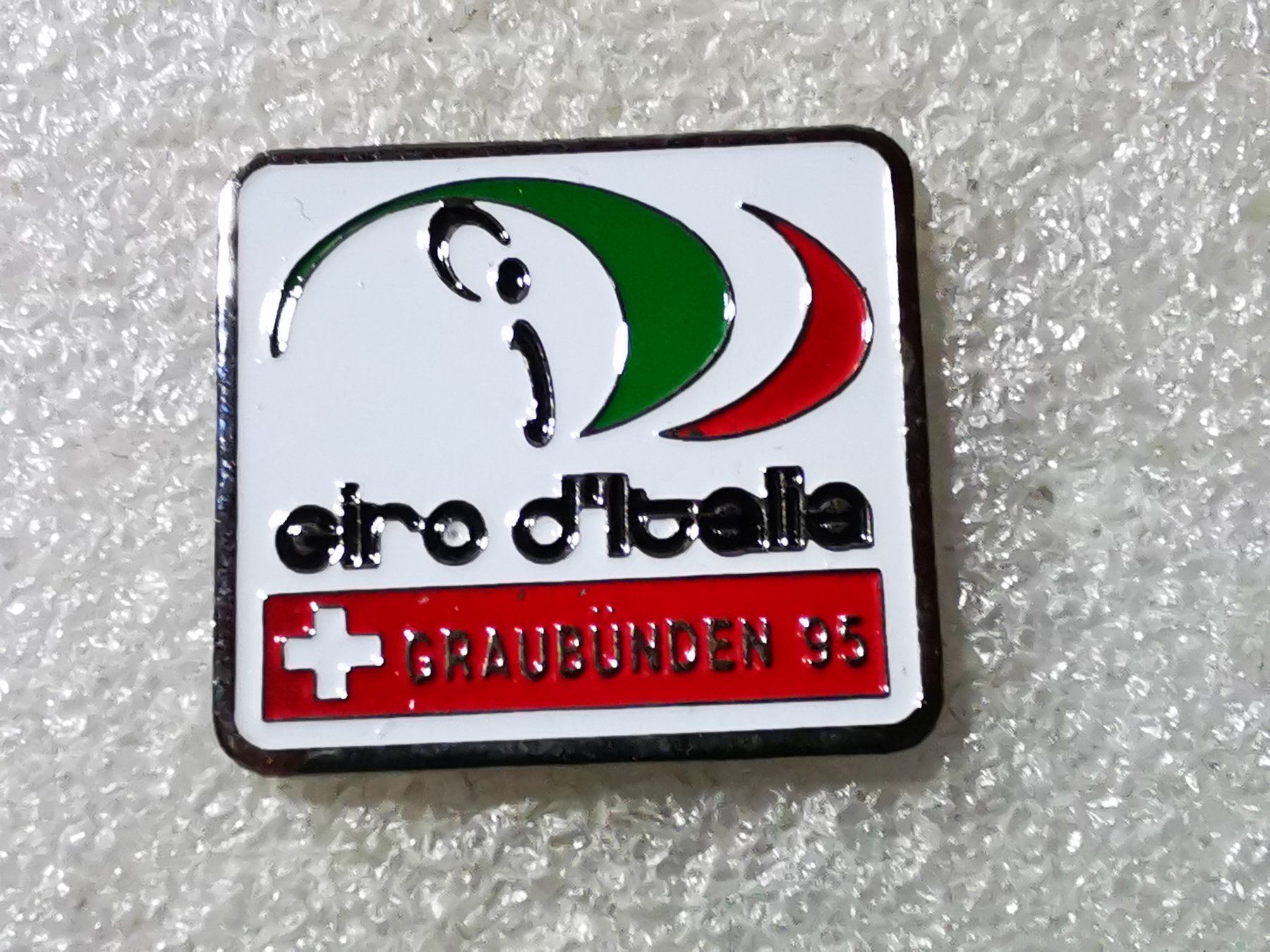 Placchette & Badge: Ansteckpin 48: – Usato da Oppligen venduto da Pin-Fall-Shop