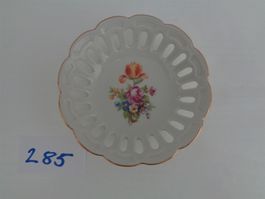 Kleine Porzellan-Schale mit Durchbruch