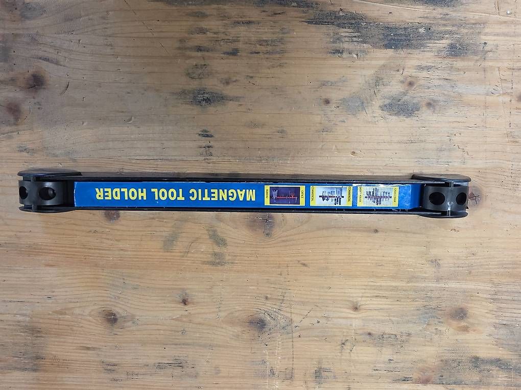 Alle Werkzeuge: Werkzeughalter magnetisch 30 cm – Gebraucht aus Herisau von ASG_Technik_AG