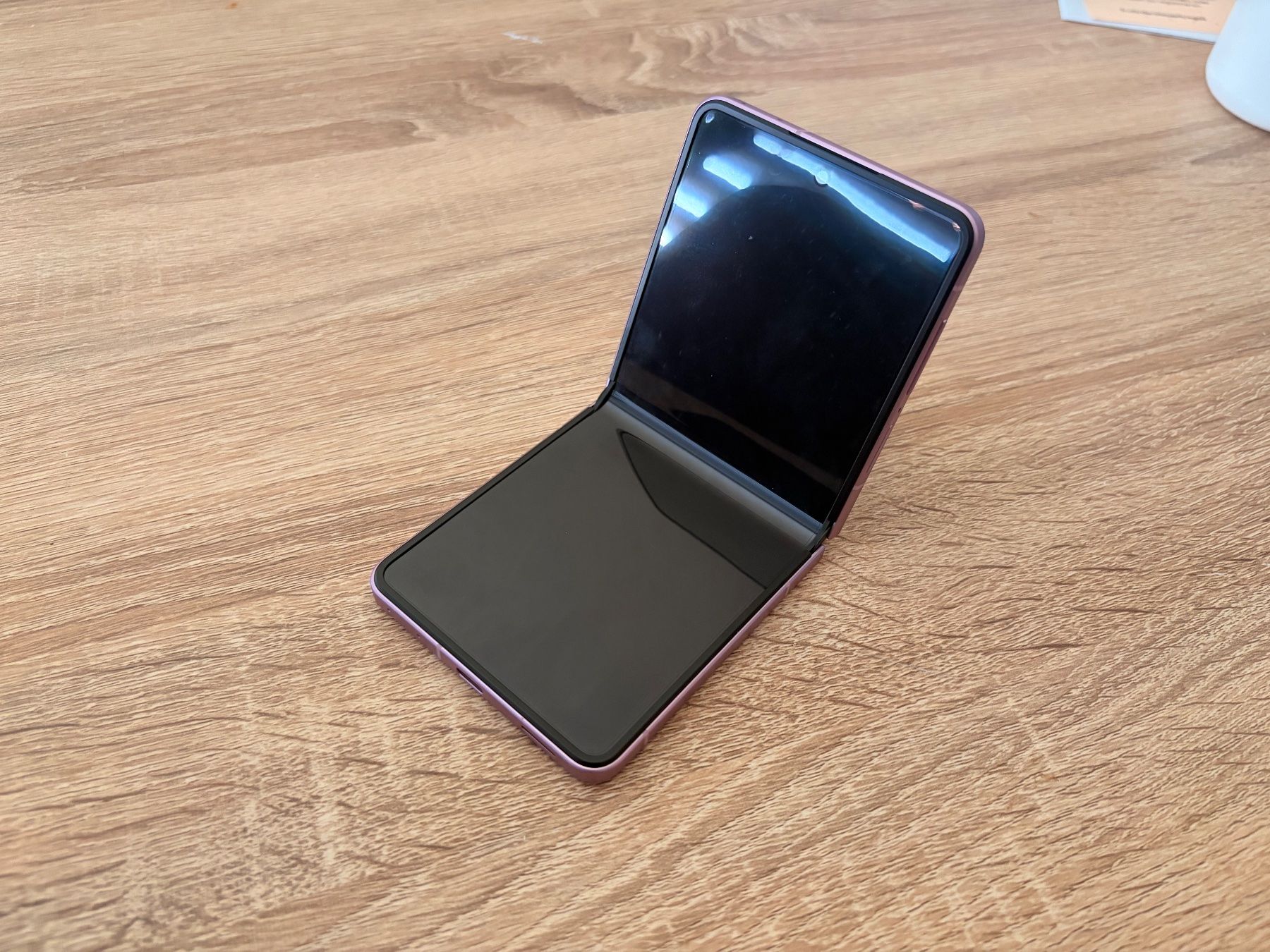 Samsung Portables: Samsung Galaxy Z Flip 8 – Neuf avec emballage d'origine à Villars-sur-Glâne par RubenPS 1