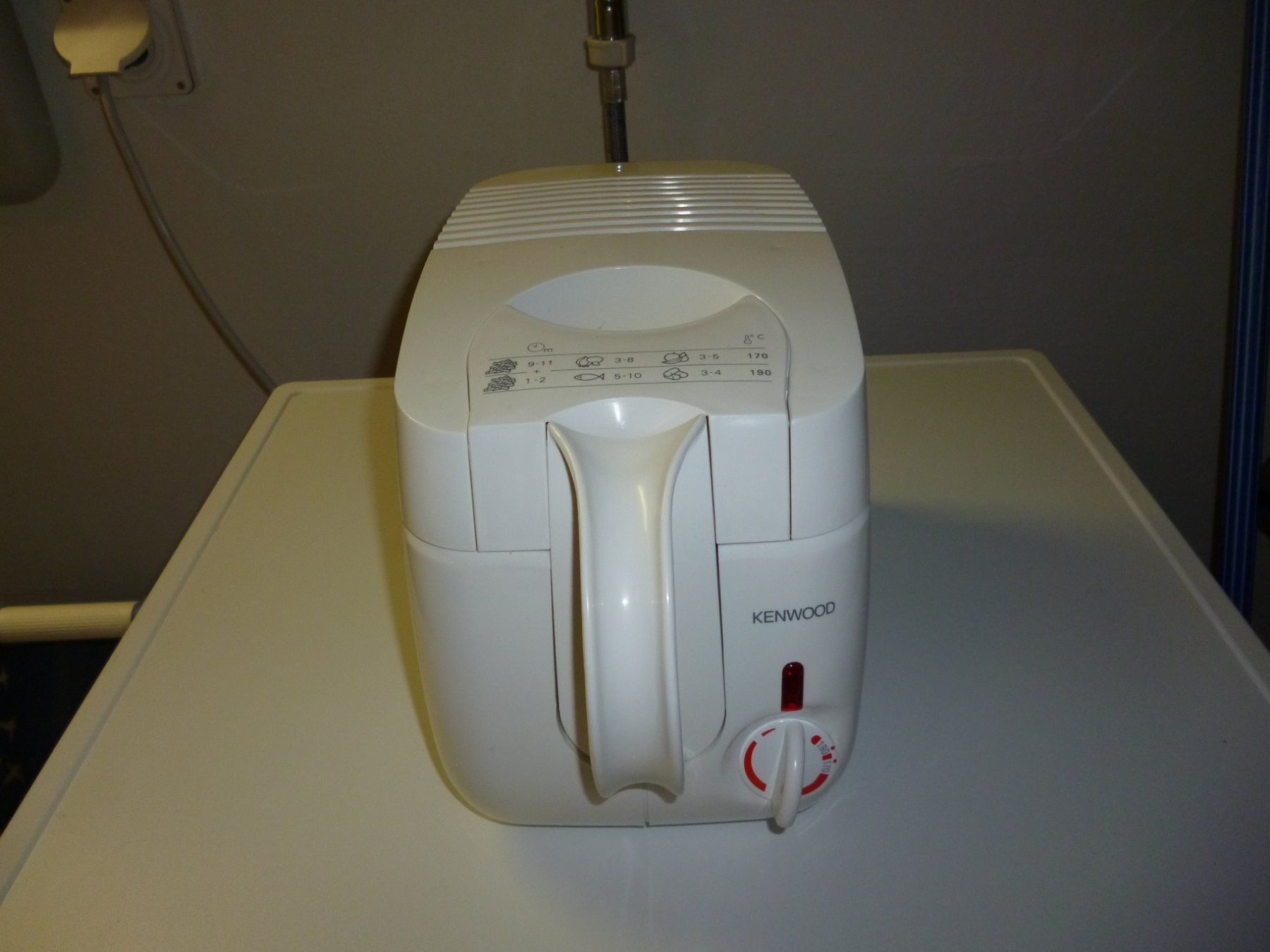 Kenwood Elettrodomestici da cucina: Fritteuse / Friteuse / Kenwood DF150/ 1.2L – Usato da Lully FR venduto da sab14
