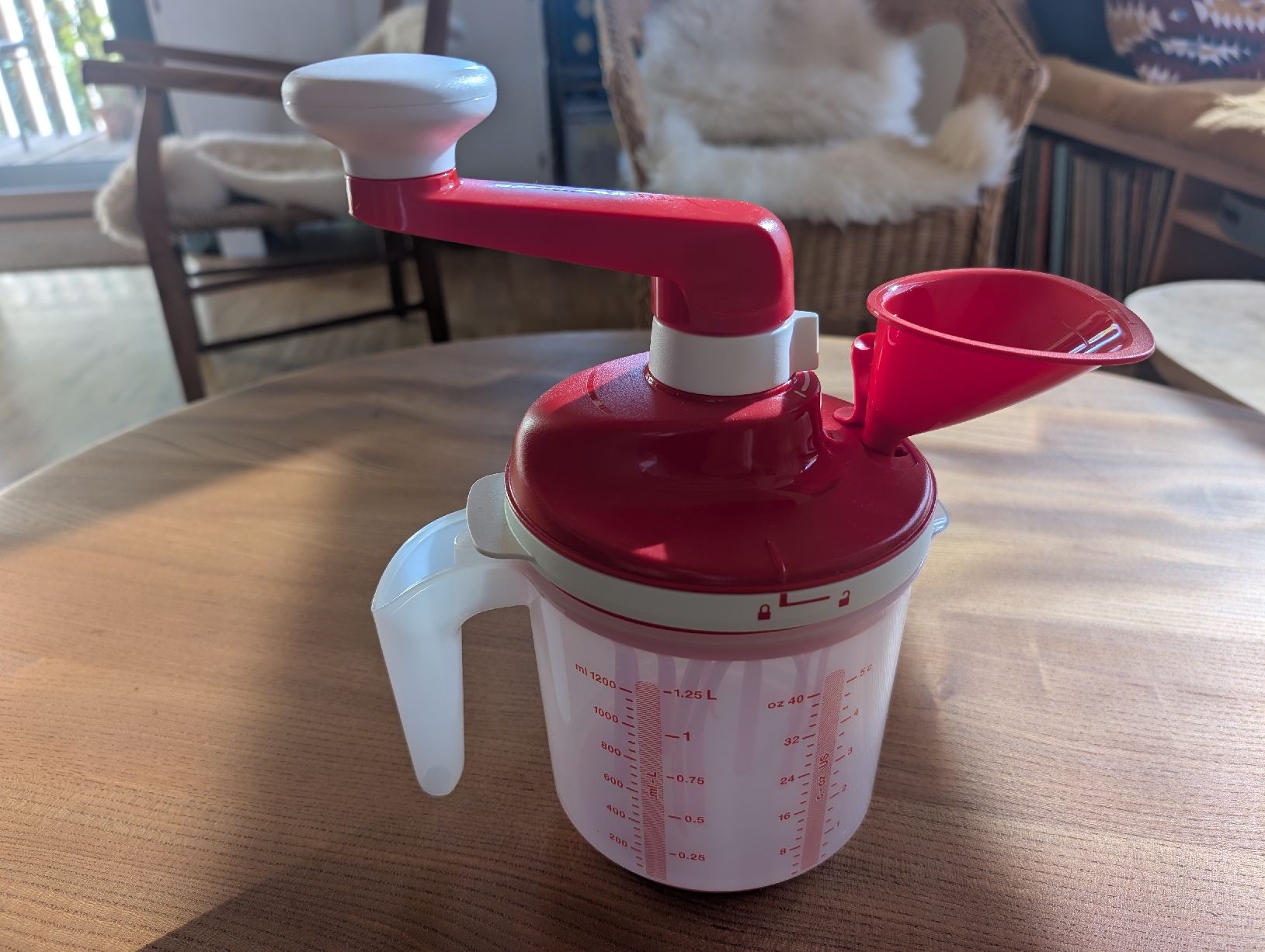 Tupperware Elettrodomestici da cucina: Küchenblitz Tupperware guter Zustand 1.25 Liter – Usato da Nänikon venduto da hallopaul11