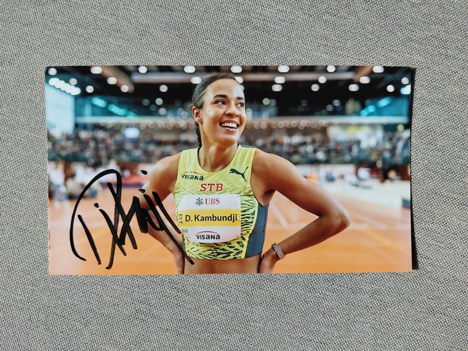 Autografi: Autogramm Ditaji Kambundji – Usato da Schmerikon venduto da Olympia04