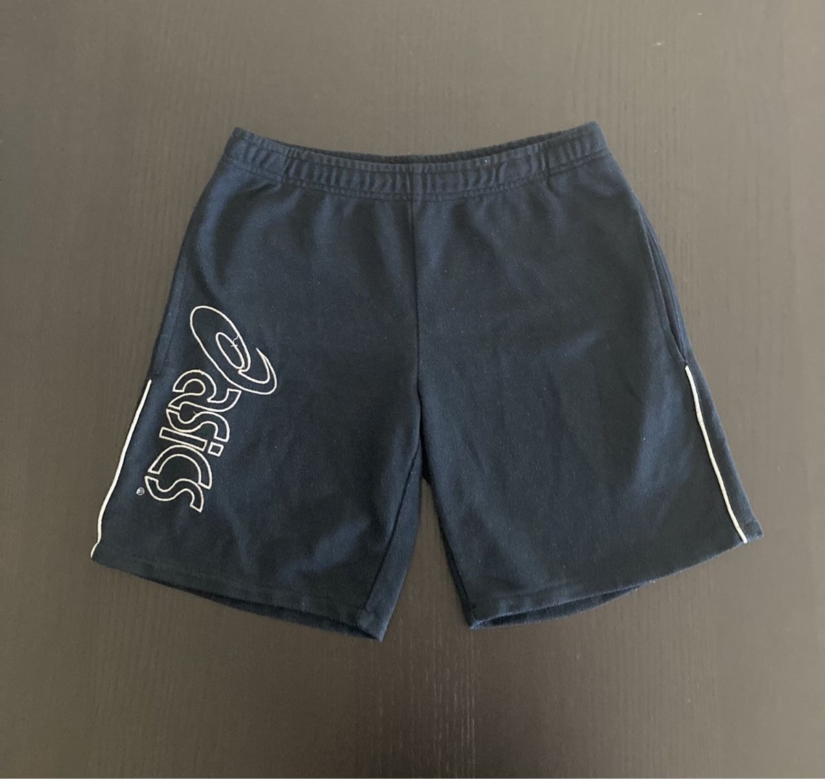 Hosen: Vintage Asics Hose/Shorts – Gebraucht aus Bern von Lelixino