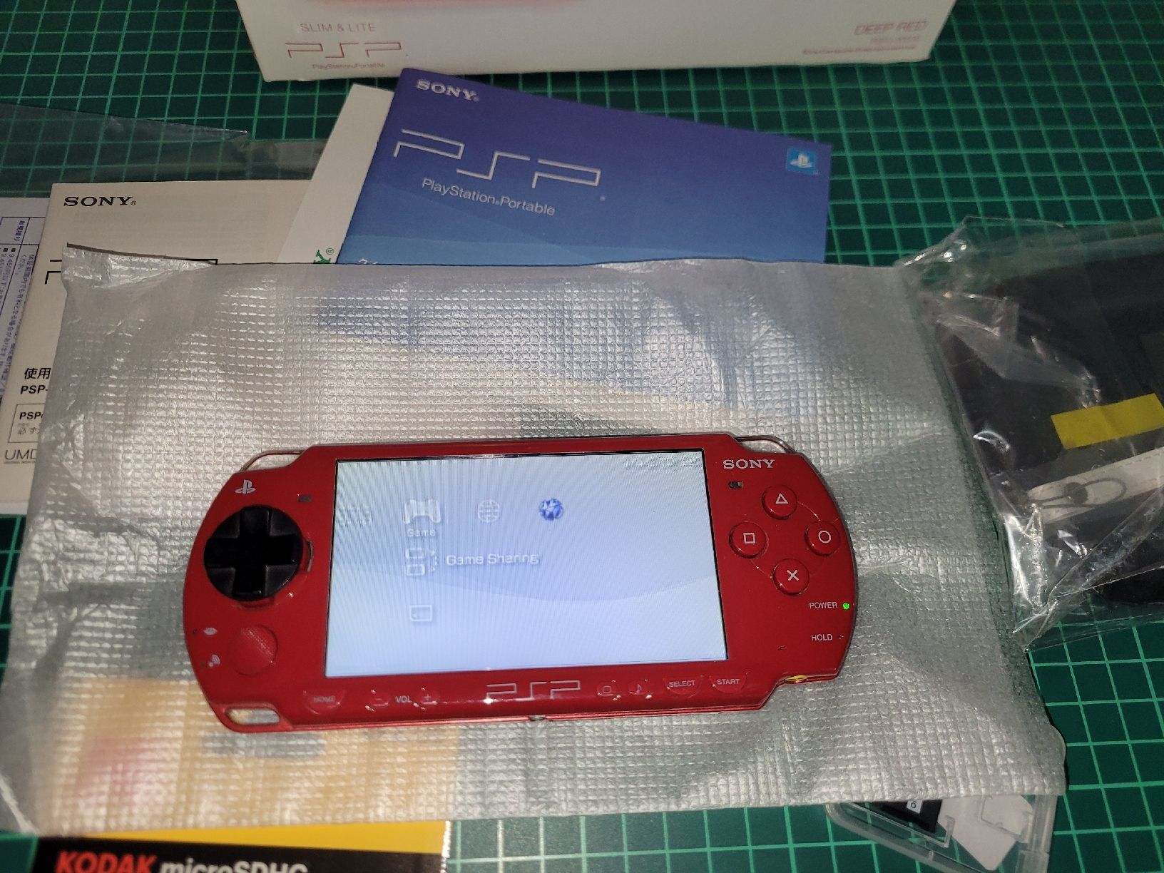Sony Konsolen: Sony PSP Slim & Lite Red Value Pack - Like New, 32GB! – Gebraucht aus Meyrin von Retro-GZ 3
