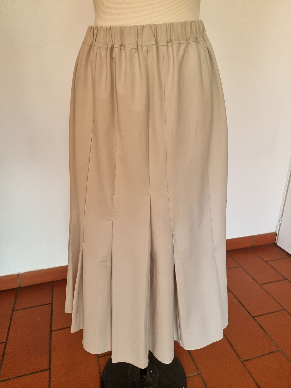 Cos Gonne: Cos long skirt – Usato da Cadro venduto da YukikoKa 1