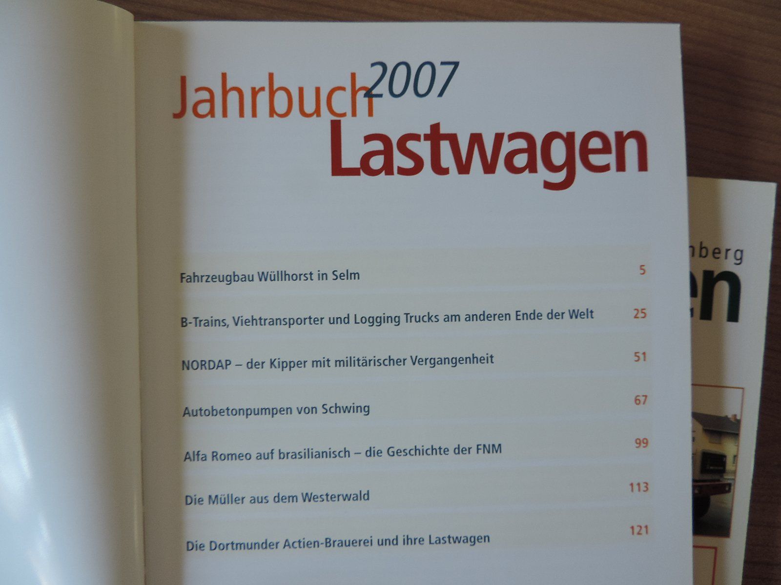Livres: Lastwagen Jahrbuch 2007 – D'occasion à Steinen par urscathry 1