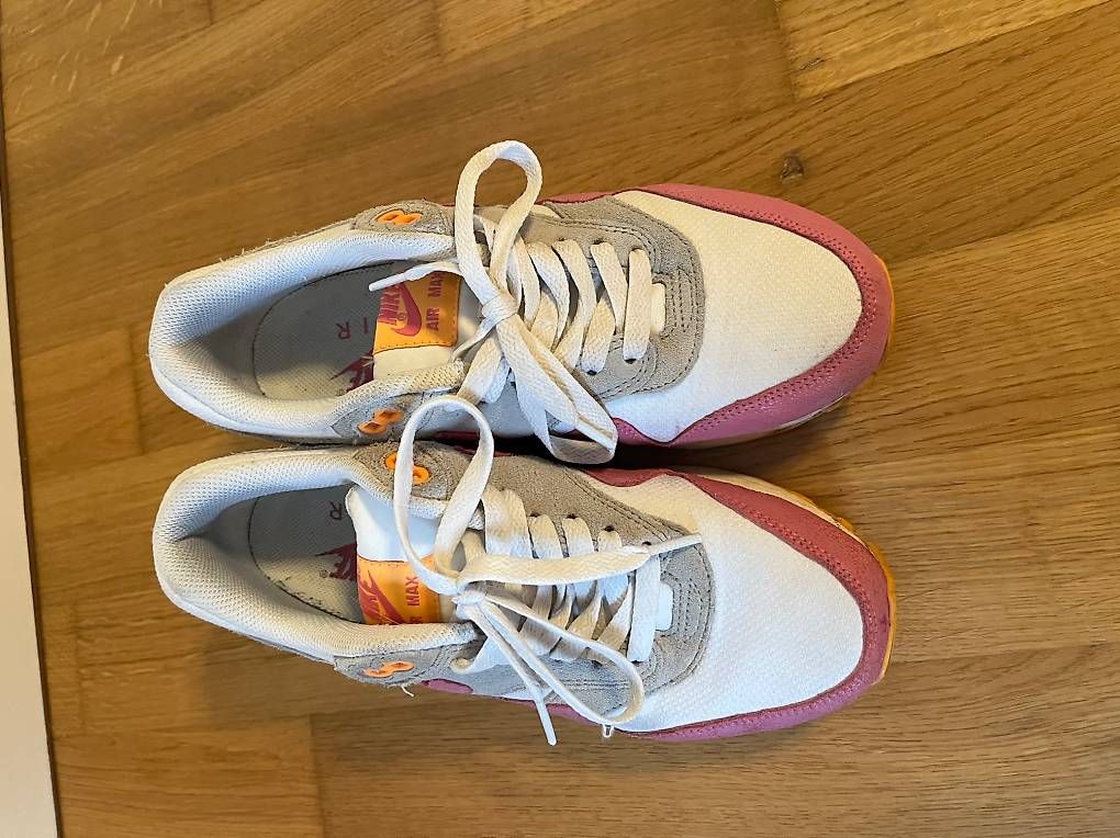 Scarpe per ragazze: Nike Air Max 1 Weiss/Pink – Usato da Oberwil (Dägerlen) venduto da schnipta 1