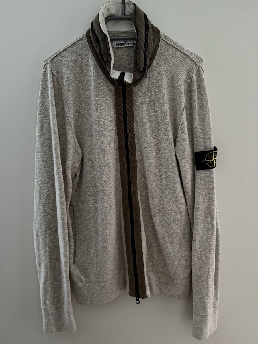 Stone Island Maglioni & Felpe: Stone Island mit Kapuzze – Usato da Recherswil venduto da Noname1