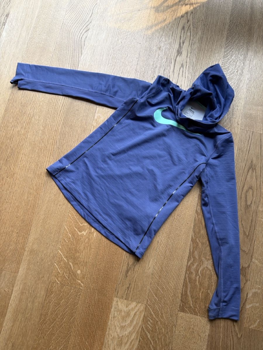 Nike Maglioni & Felpe: Nike Pro Shirt Hyperwarm Lila Größe 146-156 – Usato da Zug venduto da kam_m856