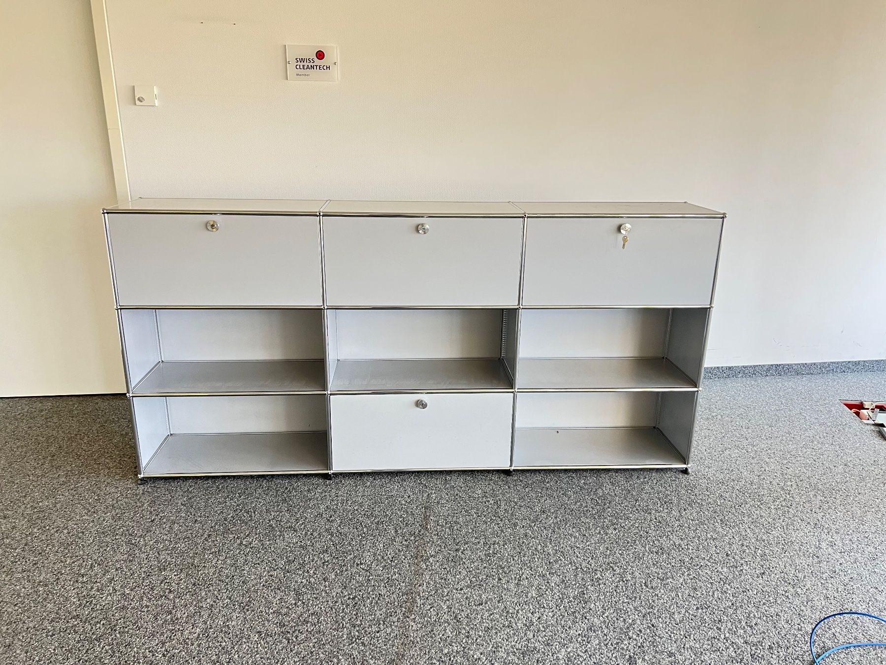 USM Cassettiere: USM Haller Sideboard Mattsilber Top Zustand – Usato da Dietikon venduto da Kumar_Occasionen