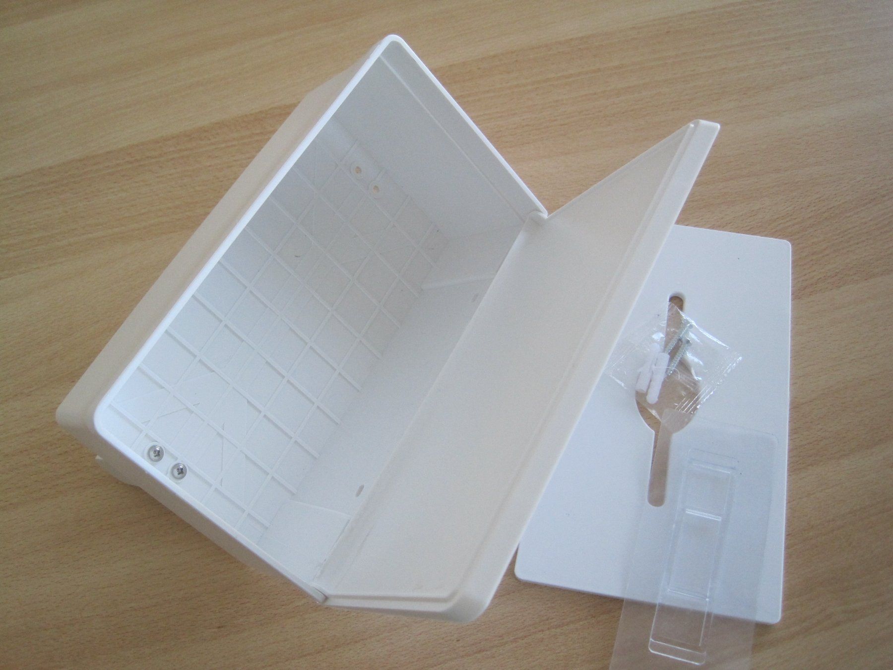 Wandhalterungen: Toilettenpapierhalterbox weiss  Neu... – Neu und originalverpackt aus Schachen LU von moepsli5 1