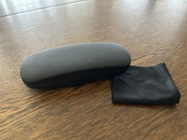 Brillenetui + Putztuch, schwarz, neu, Top Zustand!