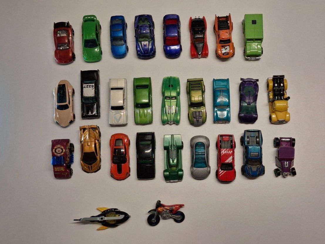 Hot Wheels Spielzeuge: Hot Wheels 28 Stück gebraucht – Gebraucht aus Bern von KavIndustries 1