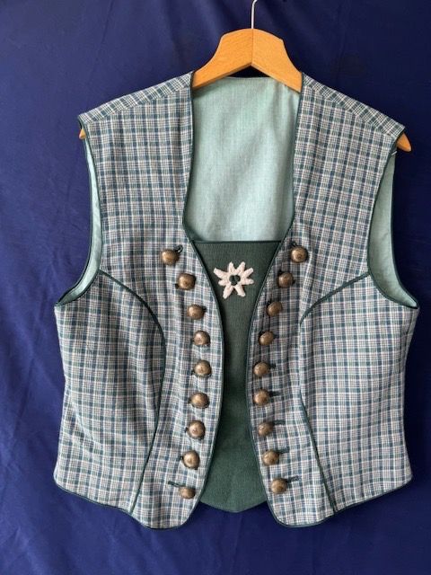 Lots de vêtements: Echtes Dirndl Marke "Helene Strasser" – D'occasion à Bürglen TG par Ventus999 1