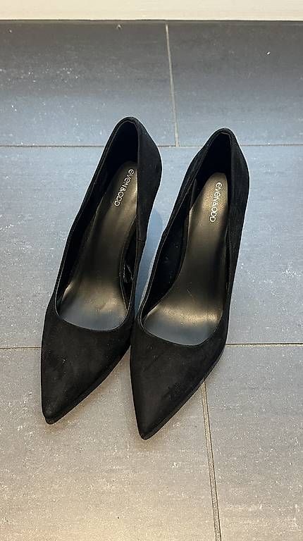 Scarpe da donna: Schwarze Pumps Gr. 42 – Usato da Wetzikon ZH venduto da biancab1000