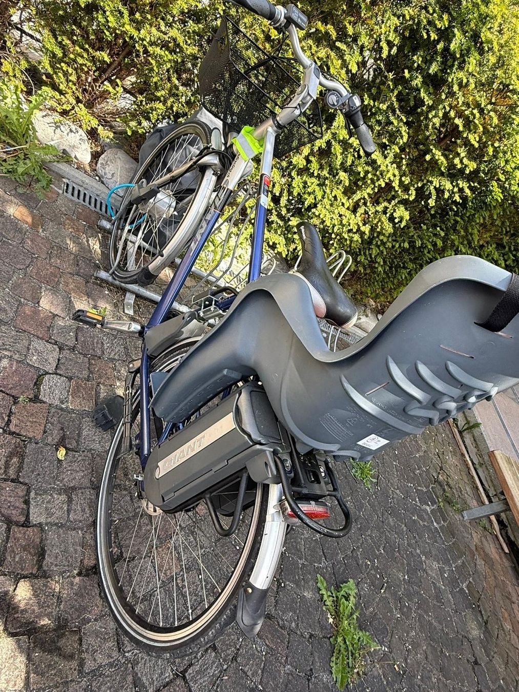 Giant Biciclette: E-Bike Giant mit Kindersitz – Usato da Merenschwand venduto da lorelei-05 1