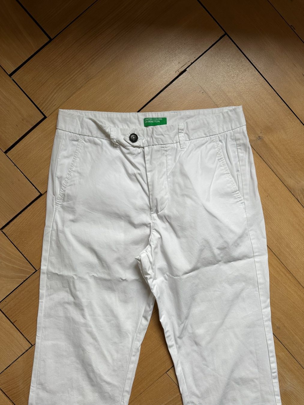 Benetton Hosen: BENETTON - Chino Hose weiss S – Gebraucht aus Zürich von Diazaio 1