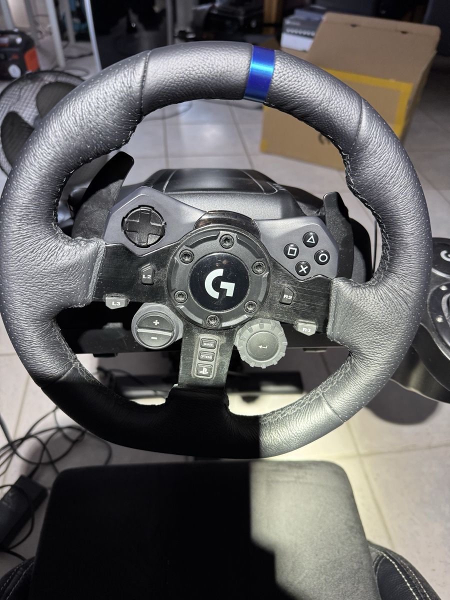 Logitech Manettes: Setup Simulateur SimRacing Playseat avec volant g923  – D'occasion à Biel/Bienne par giofab 3
