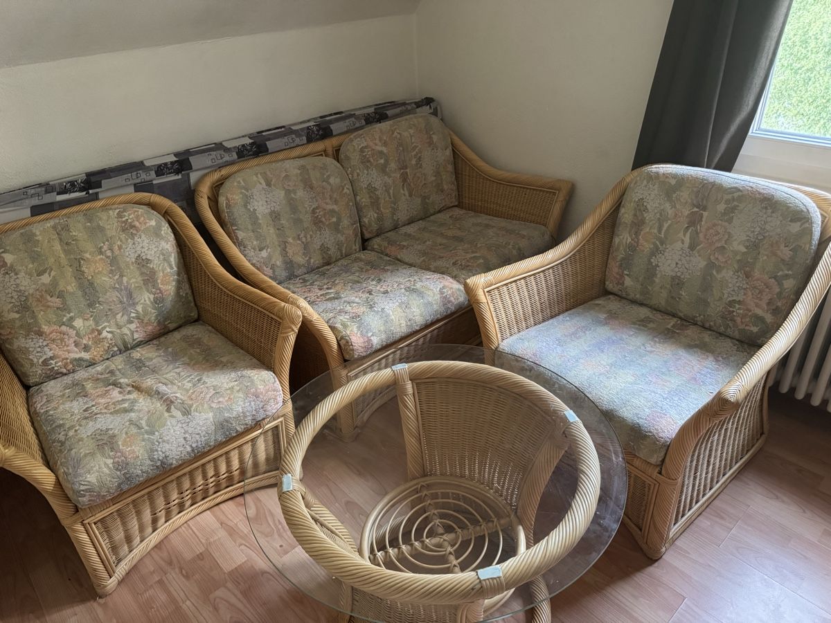 Divani: wooden old style sofa for outside&inside – Usato da Vitznau venduto da man_cy6d 1