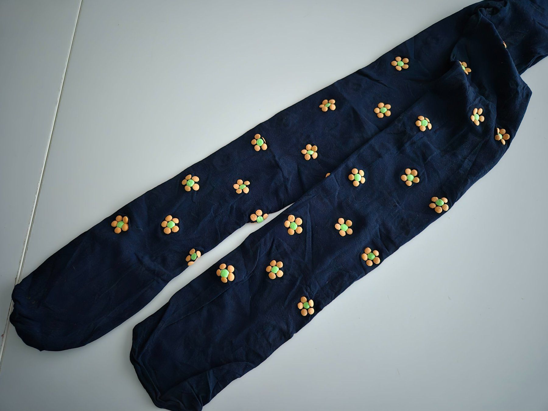 Calze & Collant: Kinder Strumpfhose Blau mit Blümchen Gr. ca. 4 jährig – Nuovo (secondo la descrizione) da Zürich venduto da pau_y8mv