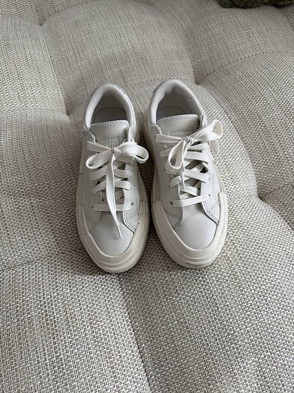 Damenschuhe: Converse Sneakers Gr. 35.5 – Gebraucht aus Galgenen von jasmino12 1