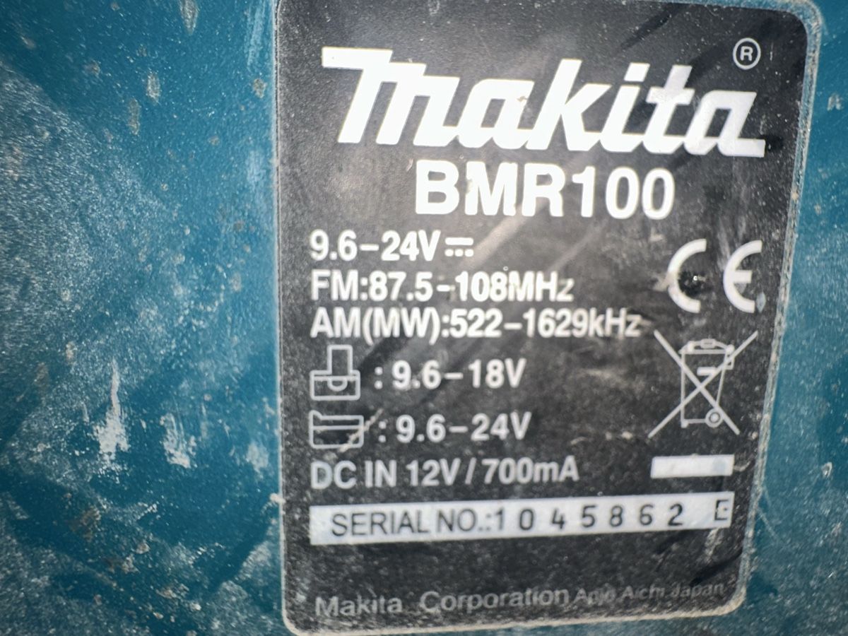 Makita Radio: Makita BMR100 Baustellenradio – Usato da Domat/Ems venduto da nin_s5x9 2