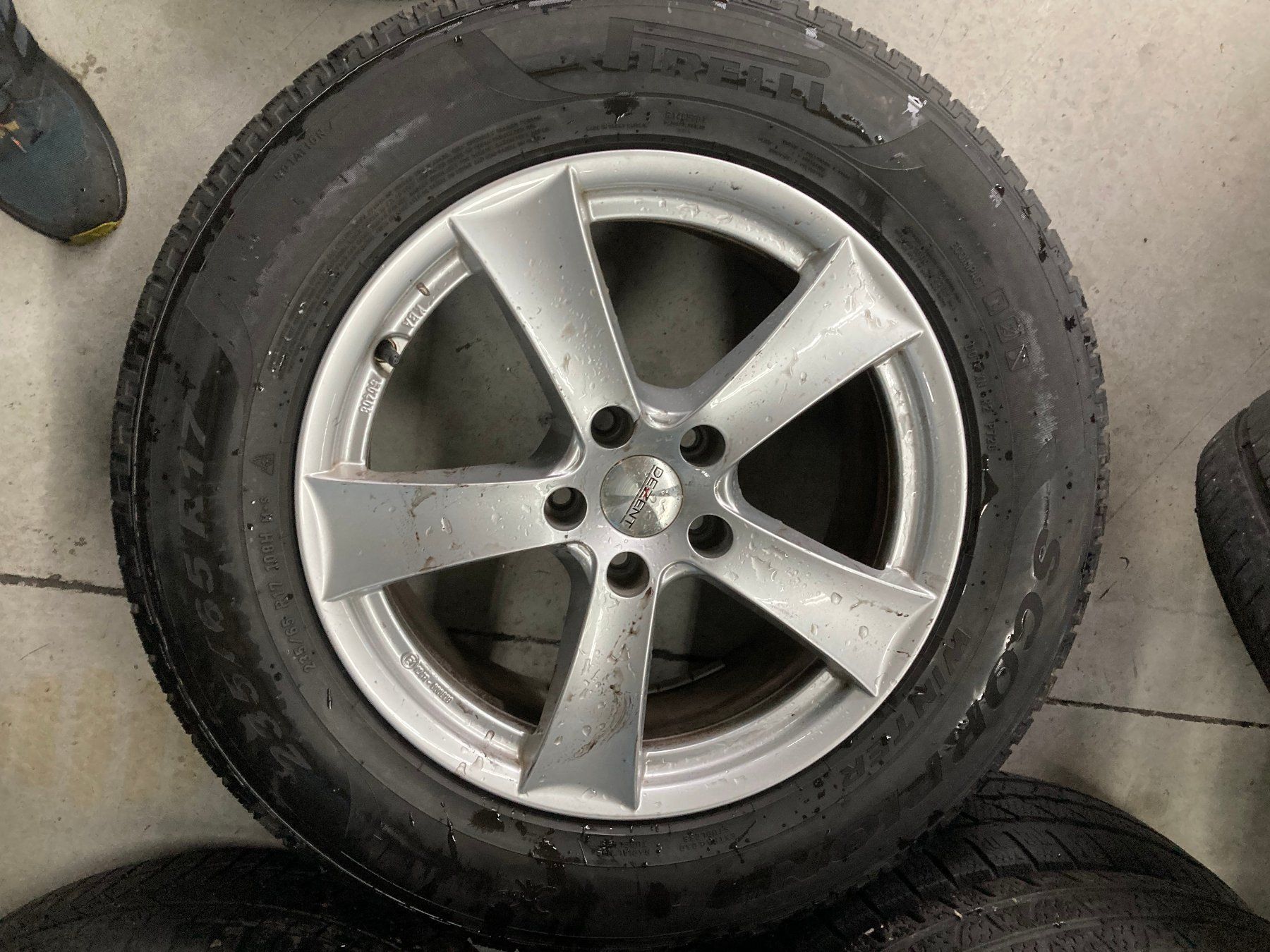 Audi Pneumatici & Ruote complete: Audi Q5 Winterräder 235/65R17 – Usato da Cham venduto da WB2223 3