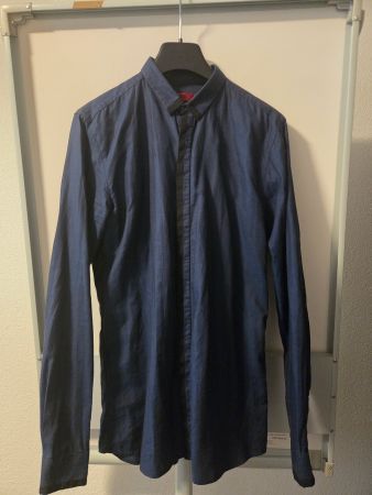 Hugo (Boss) Hemd Blau mit schwarzen Akzenten Gr. M