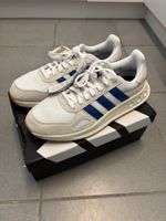 Adidas Sneakers