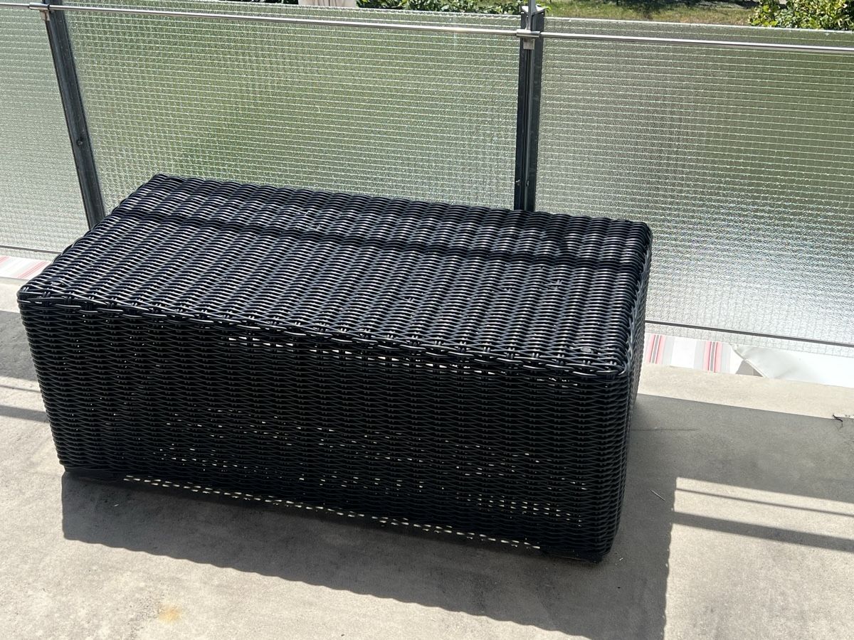 Tische: Rattan Tisch Outdoor – Gebraucht aus Unterengstringen von cck_