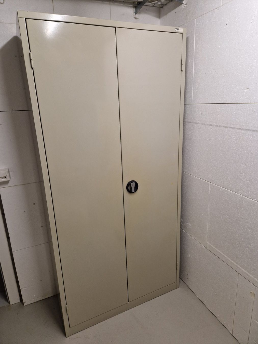 Armadi: MEGA Akten- / Materialschrank Stahl – Usato da Erlach venduto da Beppi13