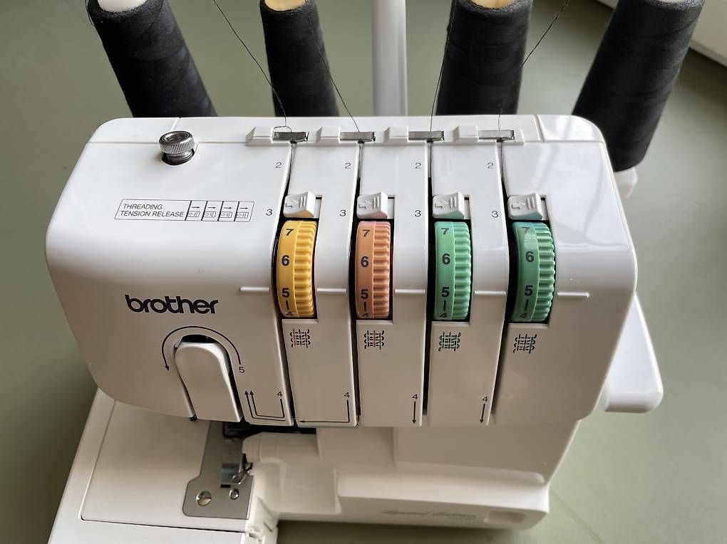Machines à coudre: Overlock Nähmaschine – D'occasion à Bern par Sandra_Ce 2