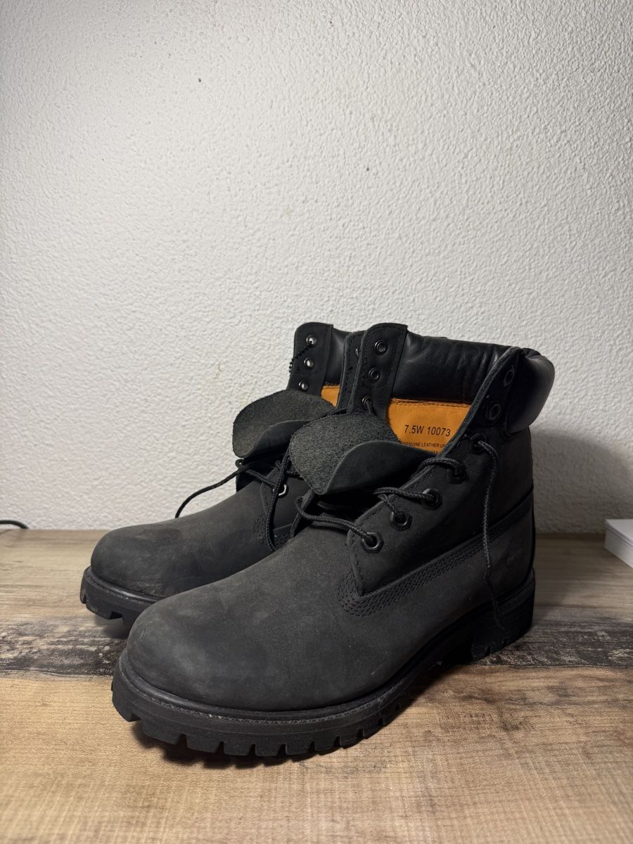 Timberland Scarpe da donna: Timberland Schwarz Grösse 7.5 W – Nuovo (secondo la descrizione) da Dietwil venduto da sel_6c6p 1