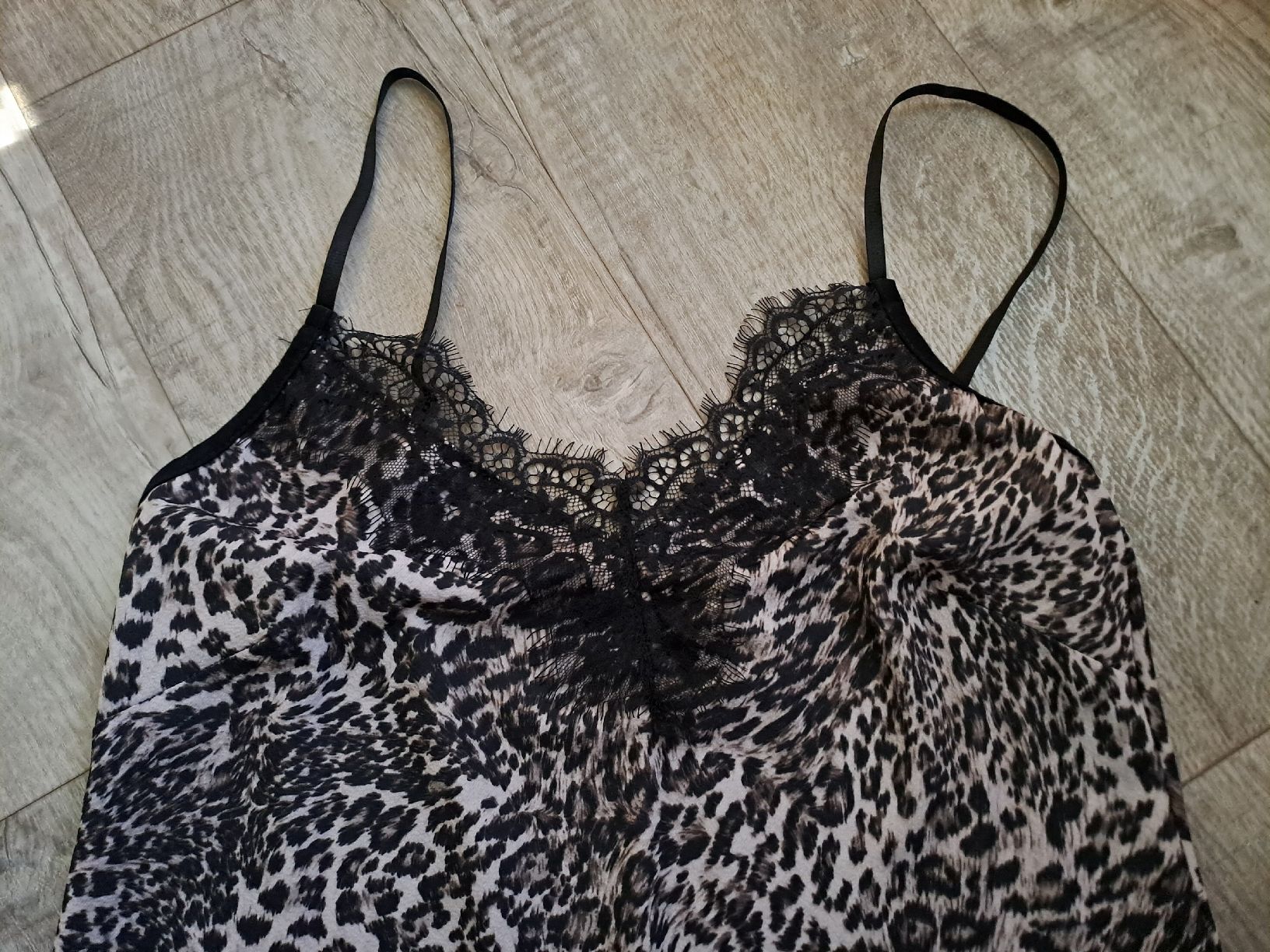 Tops: Damen Top Leo-Muster Spitze Gr. L  – D'occasion à Rickenbach LU par bishiida 1