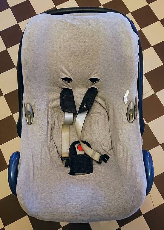 Maxi-Cosi Seggiolini per auto: Siège-auto Maxi-Cosi CabrioFix + Housse de protection – Usato da Rivaz venduto da Ibet_Iwin 2