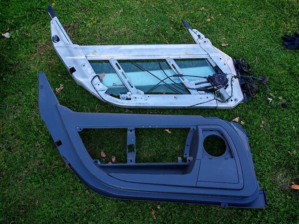 Smart Tutti pezzi di ricambio auto: Smart roadster porta sinistra – Usato da Cadenazzo venduto da Mulinacu 2
